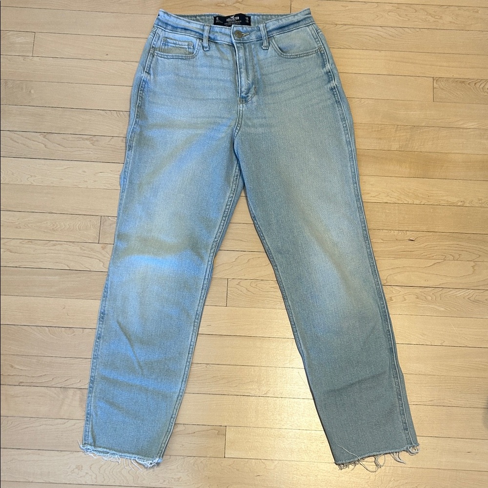 Hollister Women's Light Blue Ankle Jeans